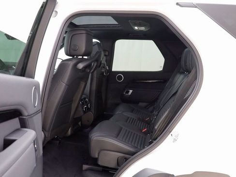 New 2025 Land Rover Discovery S AWD/4WD image 15