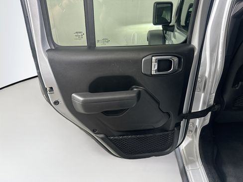 Used 2024 Jeep Wrangler Unlimited Rubicon 4xe AWD/4WD image 24