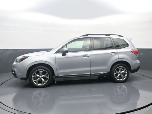 Used 2017 Subaru Forester 2.5i Touring w/ Popular Package #2 image 4