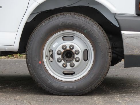 New 2024 Chevrolet Express 3500 Work Van w/ Power Convenience Package image 13