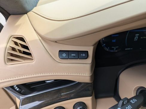 Used 2020 Cadillac Escalade Platinum AWD/4WD image 15