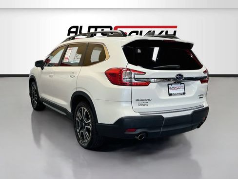 Used 2023 Subaru Ascent Limited w/ Technology Package AWD/4WD image 5