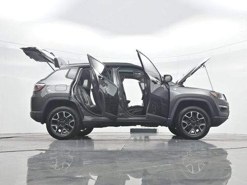 Used 2019 Jeep Compass Trailhawk w/ Leather Interior Group AWD/4WD image 49