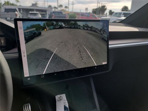 Used 2024 Tesla Model X image 24