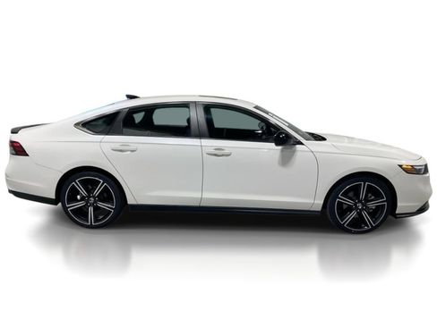 Used 2024 Honda Accord Sport image 8
