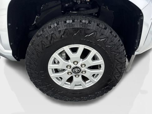 Used 2025 Toyota Tacoma SR AWD/4WD image 80