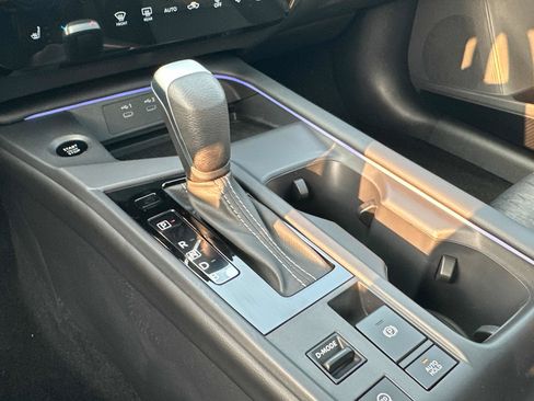 New 2026 Nissan Sentra SV w/ SV Convenience Package FWD image 30