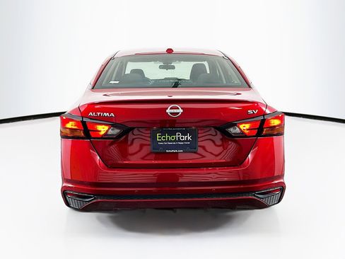 Used 2024 Nissan Altima 2.5 SV image 7