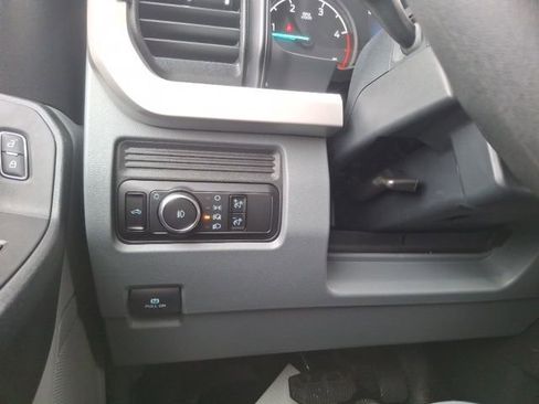 Used 2024 Ford F550 2WD Crew Cab Super Duty image 11