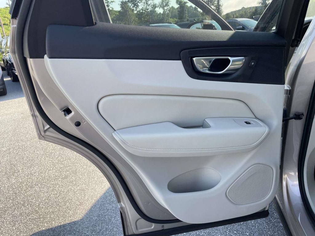 Used 2025 Volvo XC60 T8 Plus w/ Protection Package Premier AWD/4WD image 2