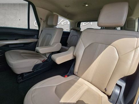 Used 2023 Ford Expedition Limited AWD/4WD image 22