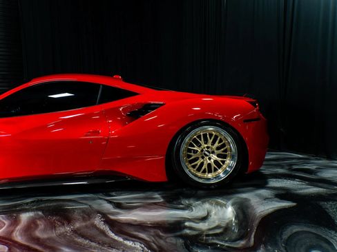 Used 2016 Ferrari 488 GTB RWD image 10