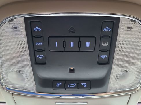 Used 2015 Jeep Grand Cherokee Overland w/ Advanced Technology Group image 22