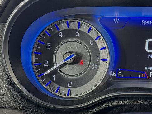 Used 2021 Chrysler 300 Touring w/ Sport Appearance Package image 12