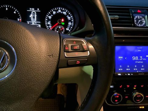 Used 2014 Volkswagen Passat TDI SEL Premium image 25