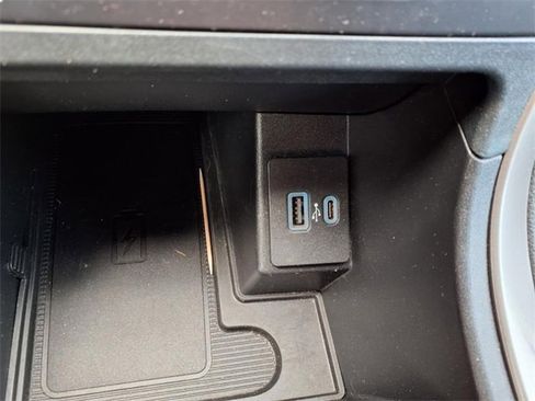 Used 2022 Ford Edge ST-Line image 28