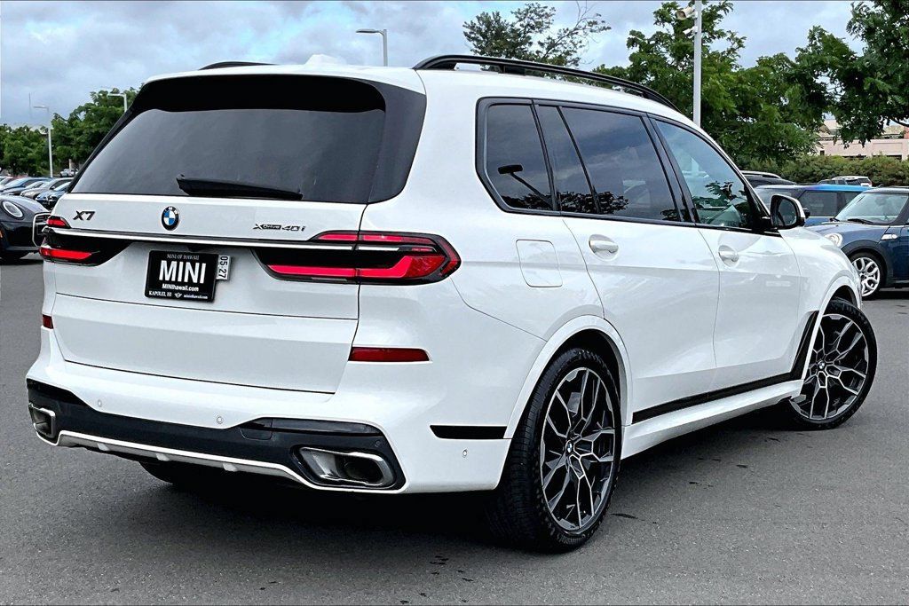 Used 2023 BMW X7 xDrive40i w/ M Sport Package AWD/4WD image 13