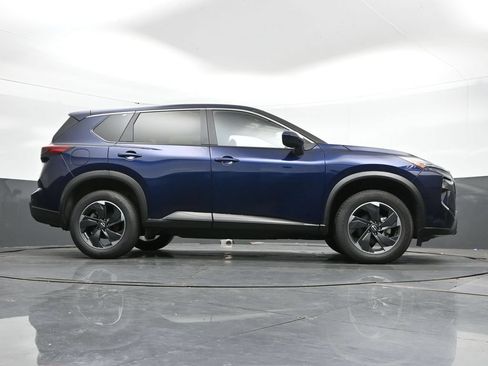 Used 2025 Nissan Rogue SV AWD/4WD image 42