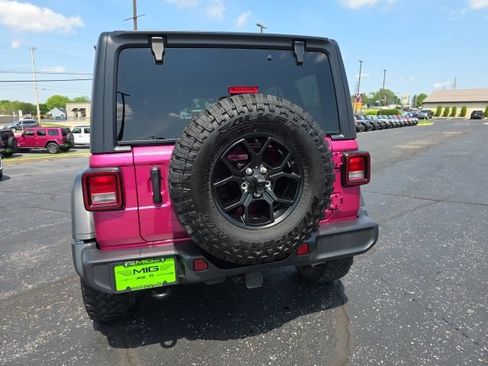 Used 2024 Jeep Wrangler Unlimited Sport AWD/4WD image 6