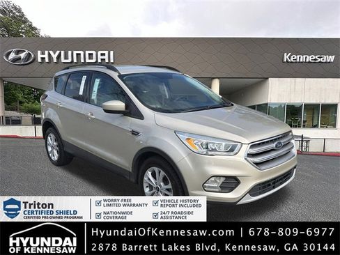 Used 2017 Ford Escape SE w/ Equipment Group 201A image 1
