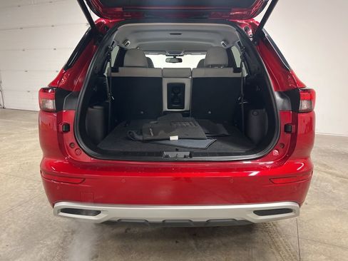 Used 2024 Mitsubishi Outlander SEL image 6