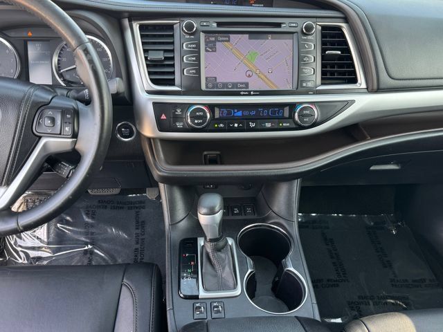 Used 2015 Toyota Highlander XLE AWD/4WD image 20