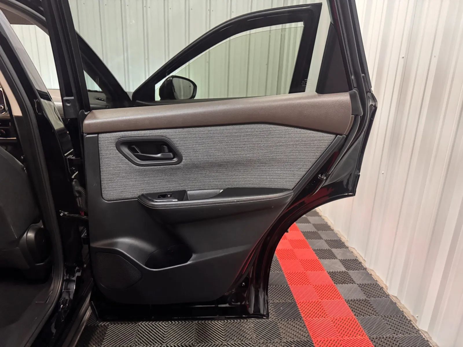 Used 2021 Nissan Rogue S AWD/4WD image 37