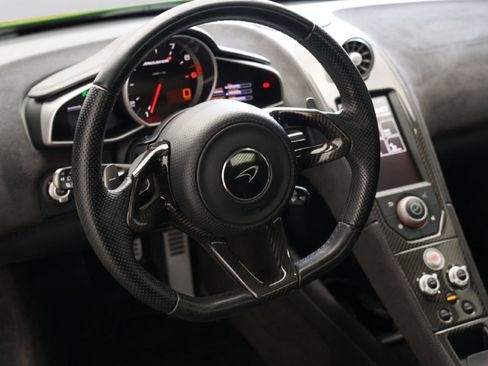 Used 2015 McLaren 650S Spider RWD image 18