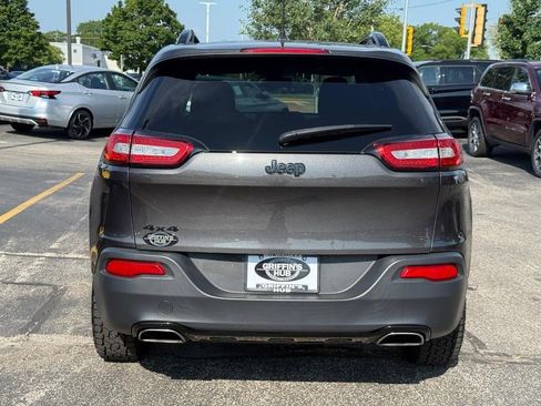 Used 2017 Jeep Cherokee Sport AWD/4WD image 4