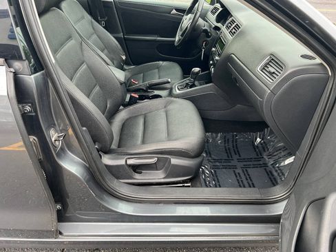 Used 2012 Volkswagen Jetta SE FWD image 24
