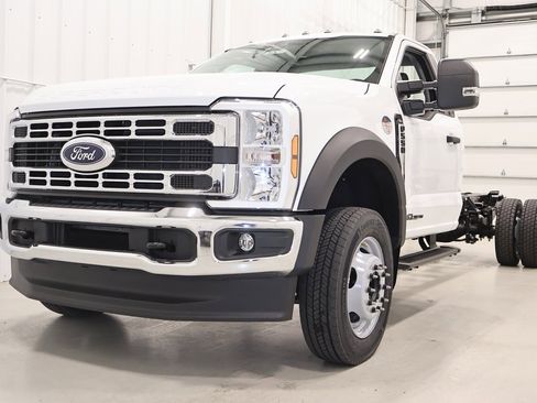 New 2026 Ford F550 2WD Regular Cab Super Duty image 4