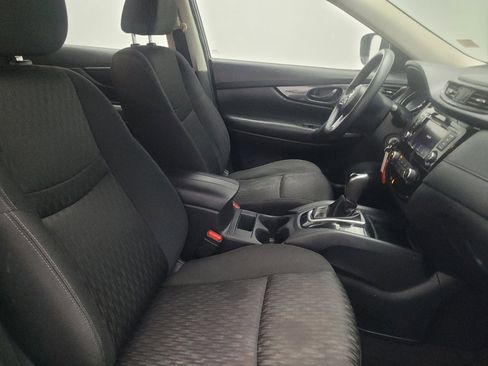 Used 2020 Nissan Rogue S FWD image 21