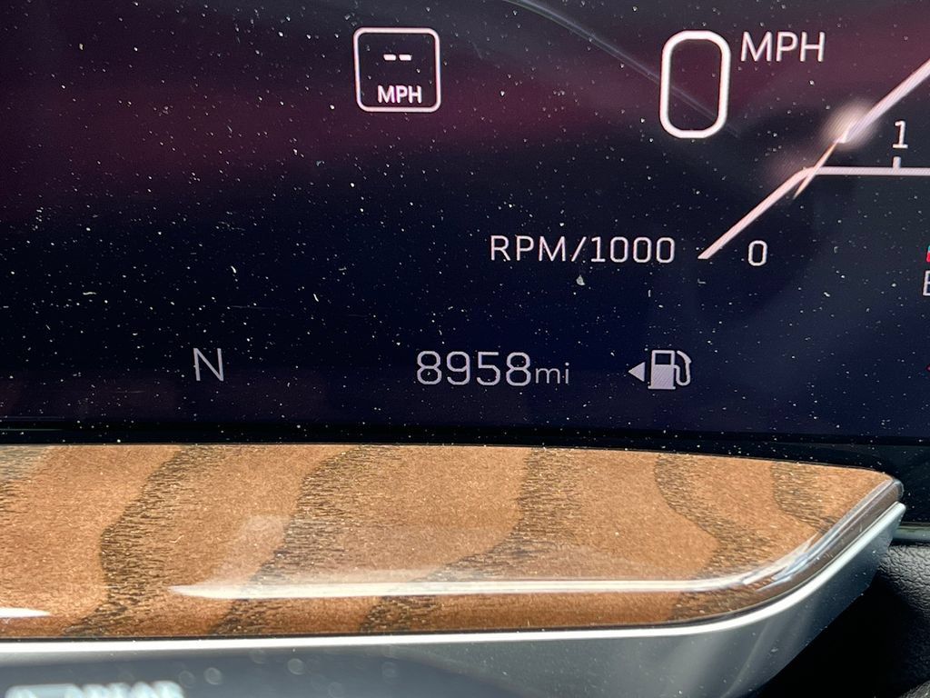 Certified 2025 Cadillac Escalade Sport Platinum w/ LPO, Floor Liner Package AWD/4WD image 10