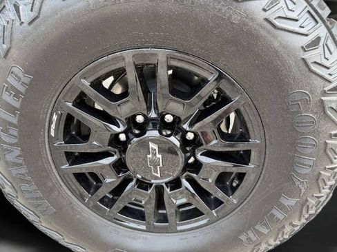 New 2026 Chevrolet Silverado 2500 ZR2 AWD/4WD image 37