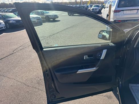 Used 2013 Ford Edge SE image 15