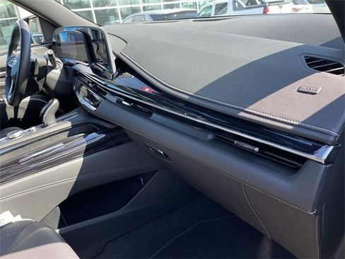 Used 2021 Cadillac Escalade Sport w/ Driver Assist Tech Package image 22