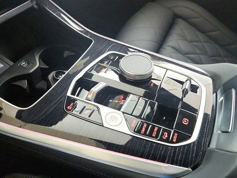 Used 2026 BMW X5 xDrive40i w/ M Sport Package image 32