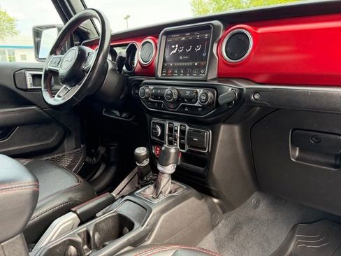 Used 2022 Jeep Gladiator Rubicon w/ Cold Weather Group AWD/4WD image 9