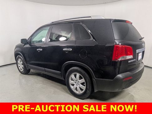 Used 2012 Kia Sorento LX w/ Convenience Pkg image 5