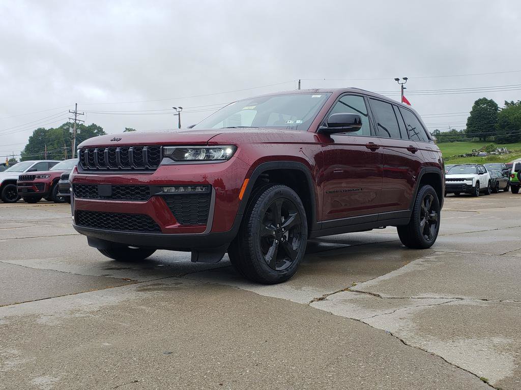 New 2026 Jeep Grand Cherokee Limited w/ Limited Altitude Package AWD/4WD image 7