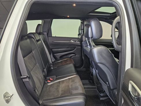Used 2021 Jeep Grand Cherokee Altitude AWD/4WD image 8