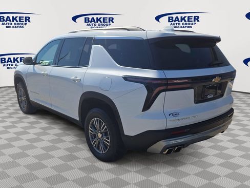 Used 2025 Chevrolet Traverse LT AWD/4WD image 5