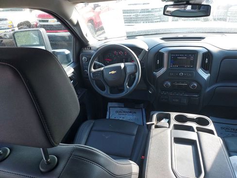 Used 2025 Chevrolet Silverado 2500 W/T AWD/4WD image 15