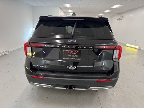 New 2026 Ford Explorer Active w/ Active Comfort Package image 7