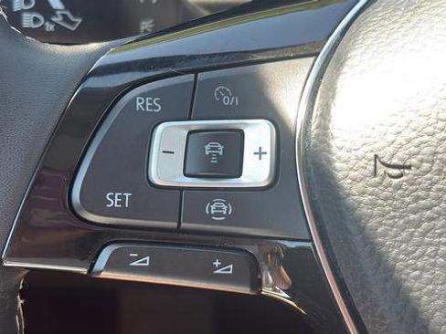 Used 2021 Volkswagen Tiguan SEL AWD/4WD image 20