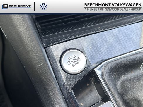 Used 2025 Volkswagen Taos SE image 17