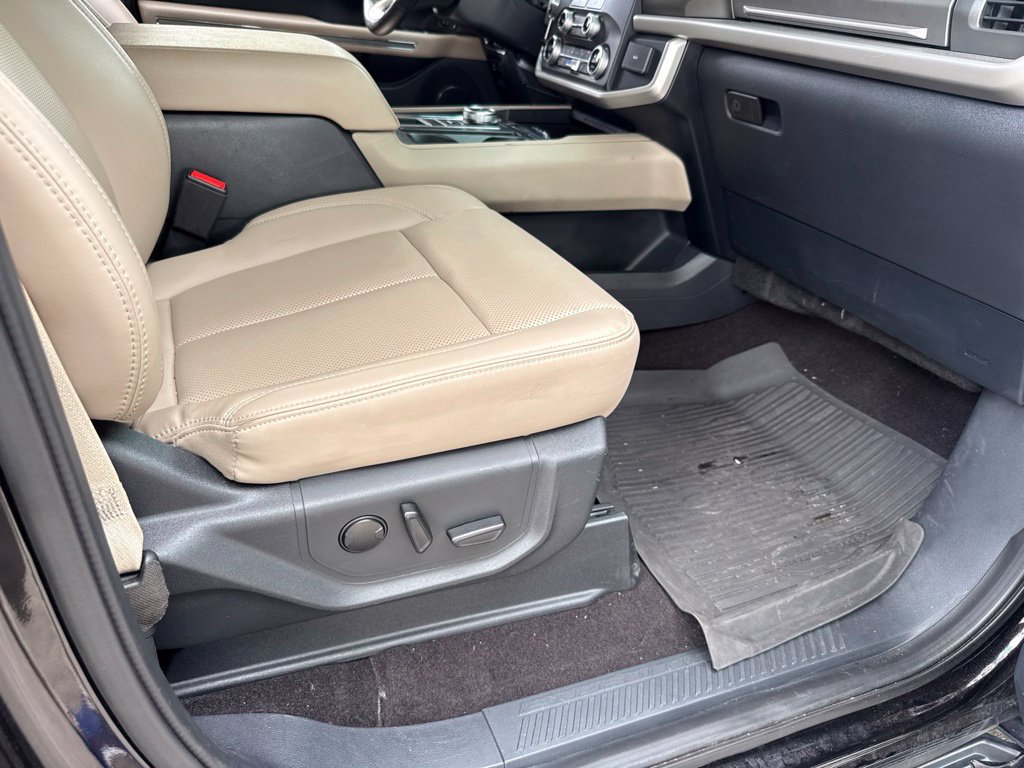 Used 2023 Ford Expedition XLT RWD image 16