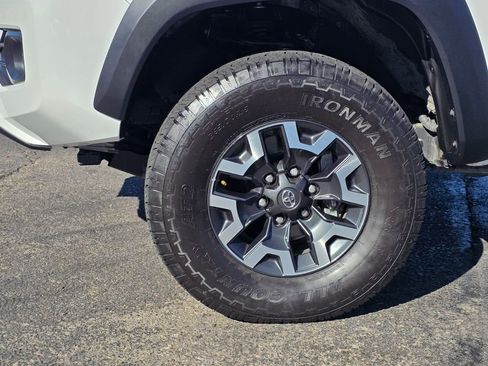 Used 2023 Toyota Tacoma TRD Off-Road image 8