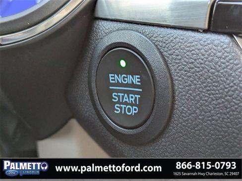 Used 2021 Ford Escape Titanium image 31