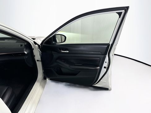 Used 2022 Nissan Altima 2.5 SR image 29